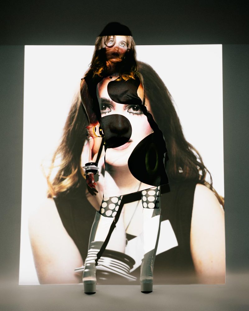 "LOVE SCHOOL" - PISHA PISHA LOVE SCHOOL Reserved Magazine 1