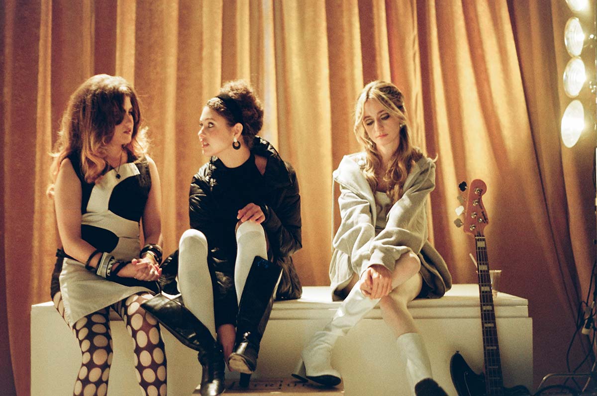 "LOVE SCHOOL" - PISHA PISHA LOVE SCHOOL Reserved Magazine 5