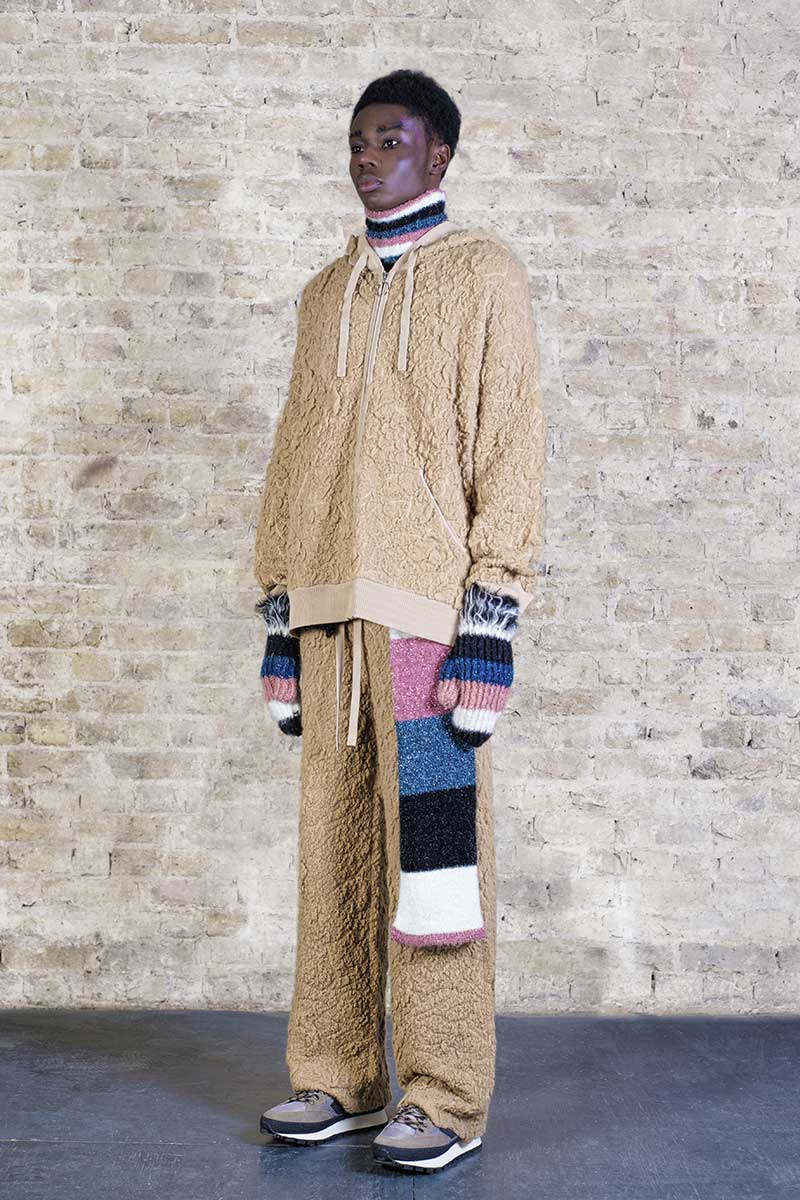 Ka Wa Key AW21 - look #11. Reserved magazine.