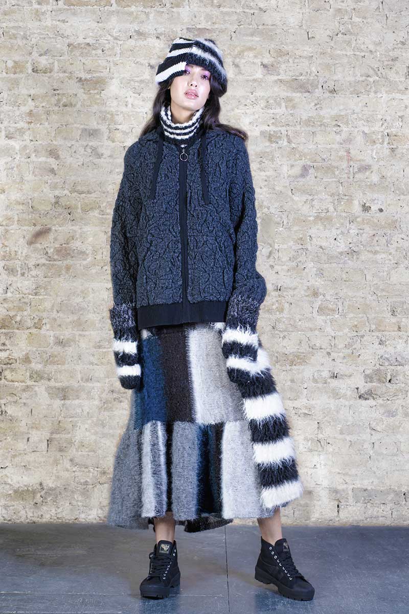 Ka Wa Key AW21 - look #12. Reserved magazine.