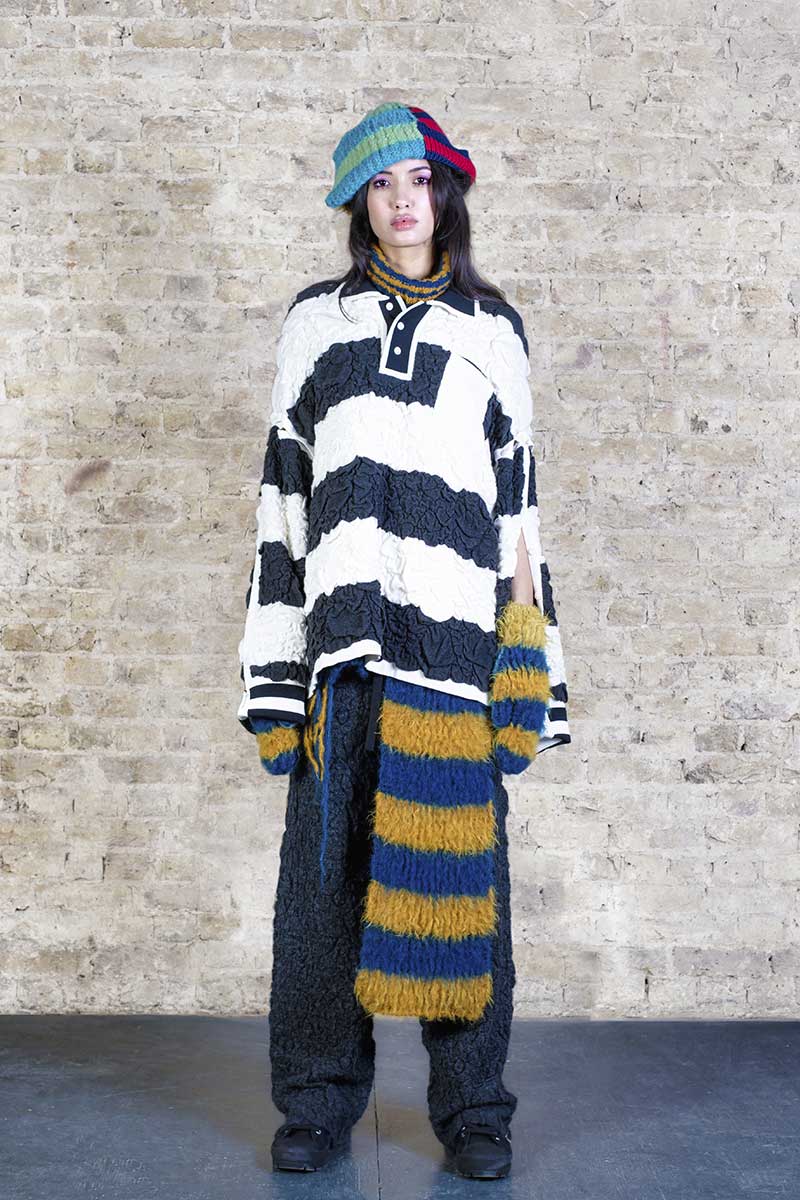 Ka Wa Key AW21 - look #15. Reserved magazine.