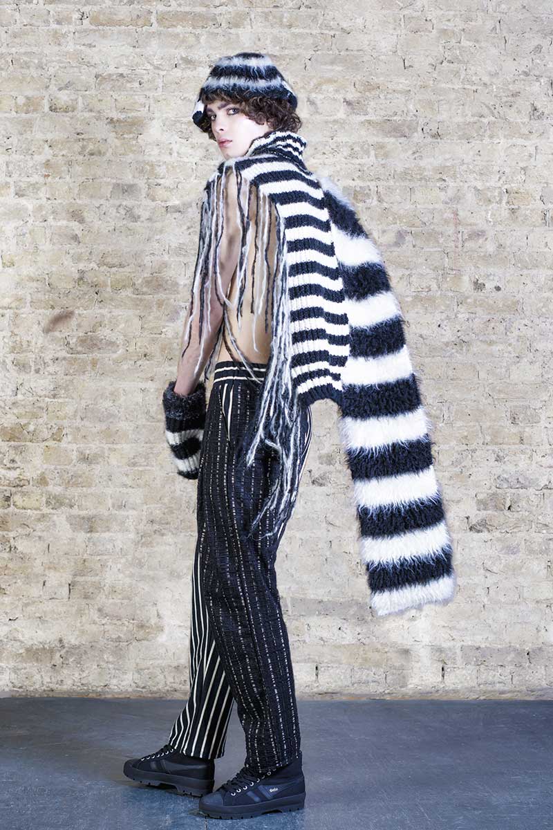 Ka Wa Key AW21 - look #27. Reserved magazine.