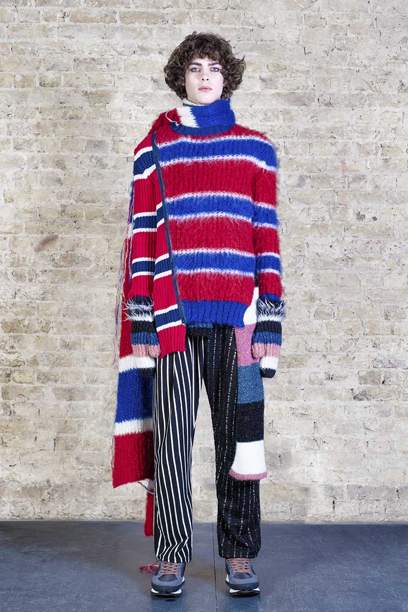 Ka Wa Key AW21 - look #31. Reserved magazine.