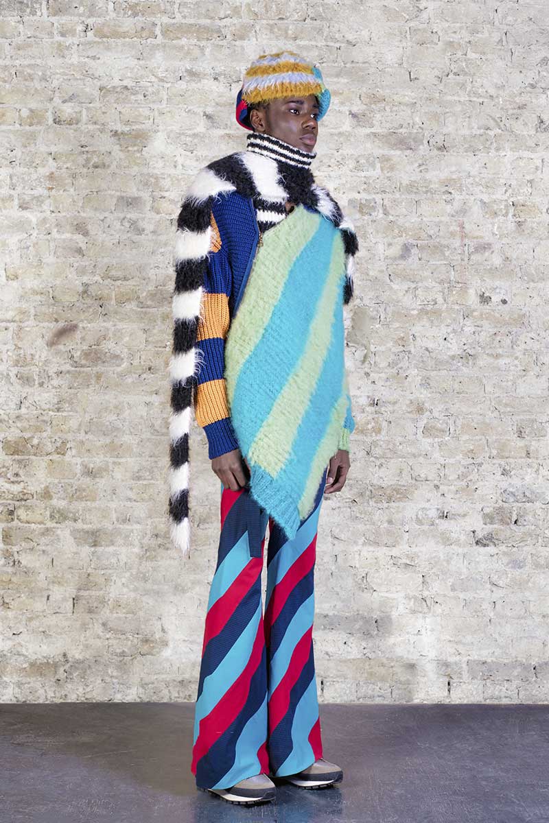 Ka Wa Key AW21 - look #35. Reserved magazine.