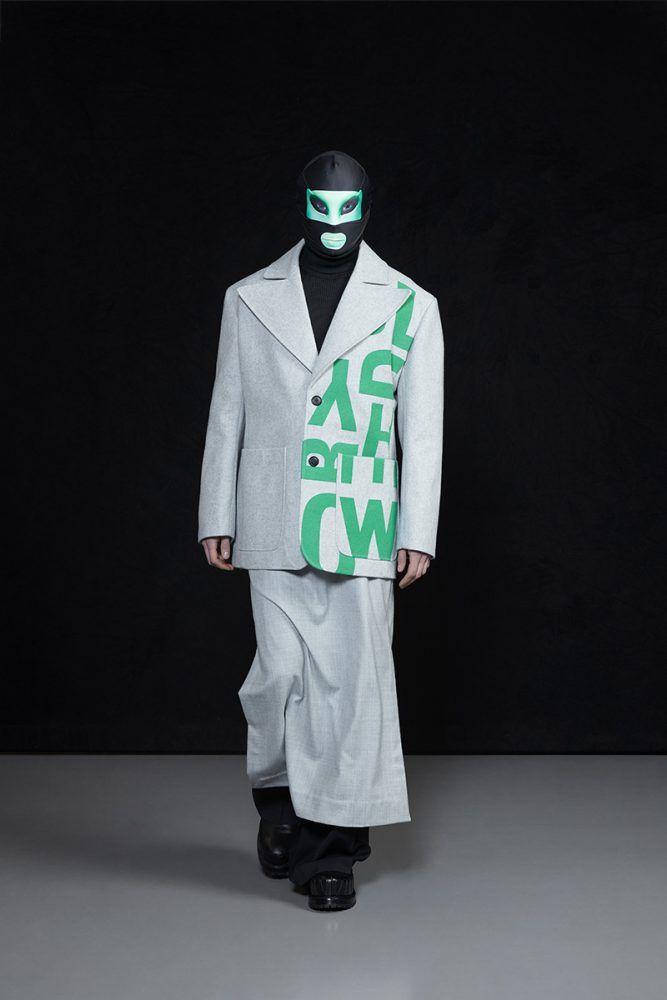 Walter Van Beirendonck Autumn/Winter 2022-23 men's collection. Look 12. Reserved magazine.