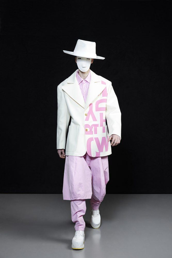 Walter Van Beirendonck Autumn/Winter 2022-23 men's collection. Look 16. Reserved magazine.