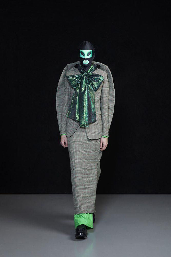 Walter Van Beirendonck Autumn/Winter 2022-23 men's collection. Look 27. Reserved magazine.