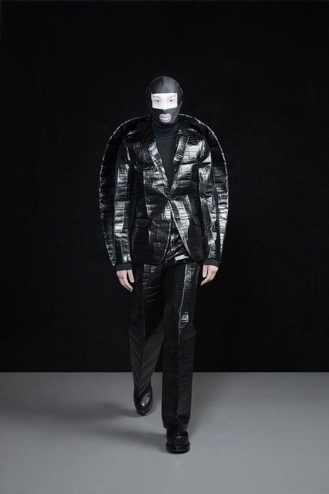 Walter Van Beirendonck Autumn/Winter 2022-23 men's collection. Look 3. Reserved magazine.