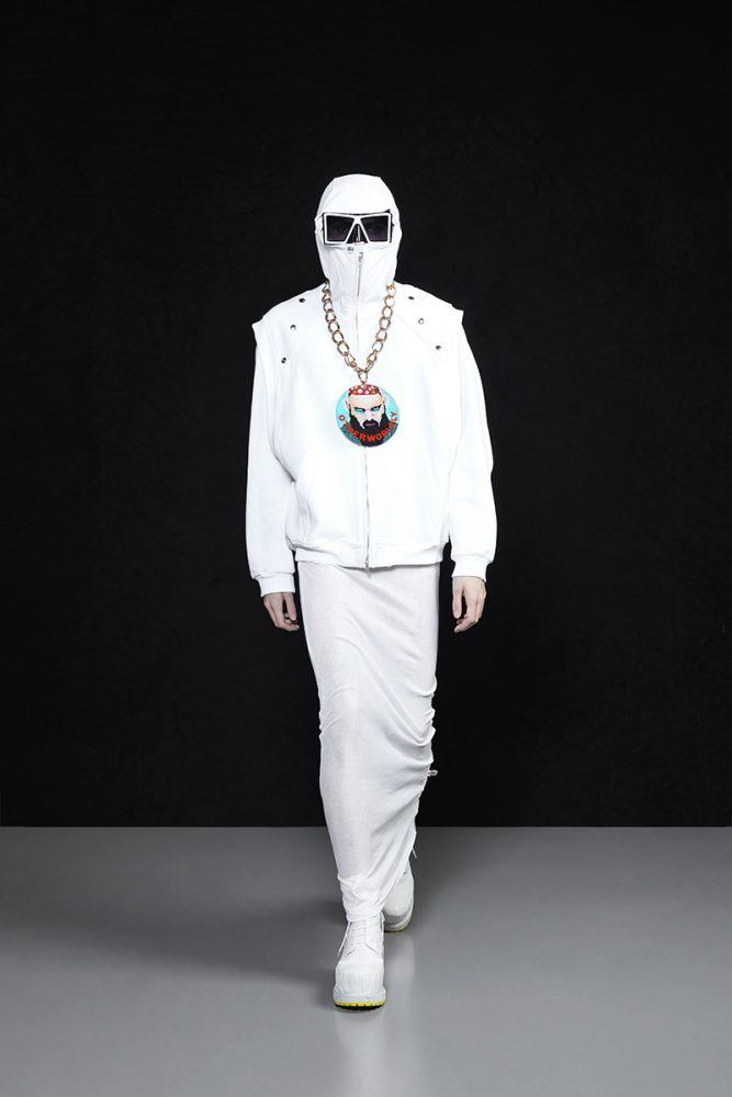 Walter Van Beirendonck Autumn/Winter 2022-23 men's collection. Look 33. Reserved magazine.