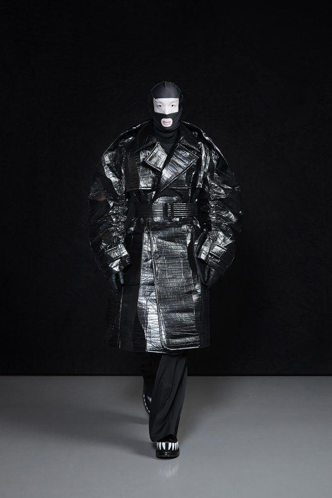 Walter Van Beirendonck Autumn/Winter 2022-23 men's collection. Look 6. Reserved magazine.