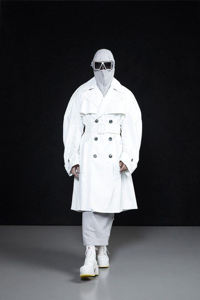 Walter Van Beirendonck Autumn/Winter 2022-23 men's collection. Look 7. Reserved magazine.