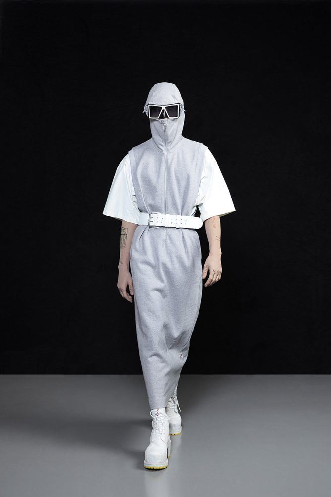 Walter Van Beirendonck Autumn/Winter 2022-23 men's collection. Look 8. Reserved magazine.