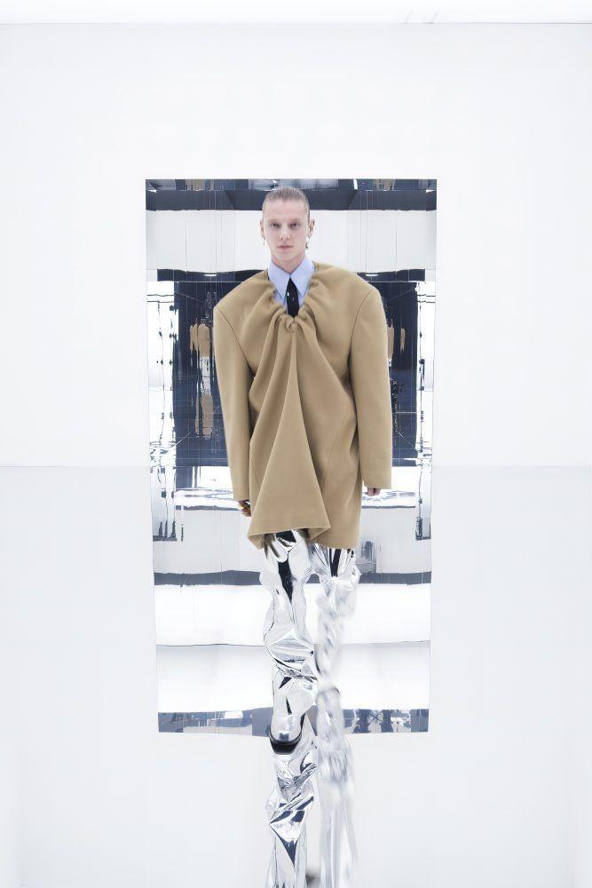 Louis Vuitton FW2022 livestream: Was Virgil Abloh inspired by Dali?