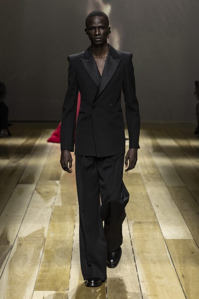 AMQ AW23 LOOK 50