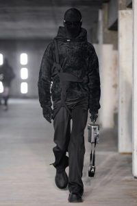 RESERVED MAGAZINE Heliot Emil fw23 runway 09 200x300