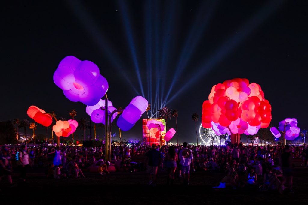 Uchronia | Le Grand Bouquet Photography By Lance Gerber night