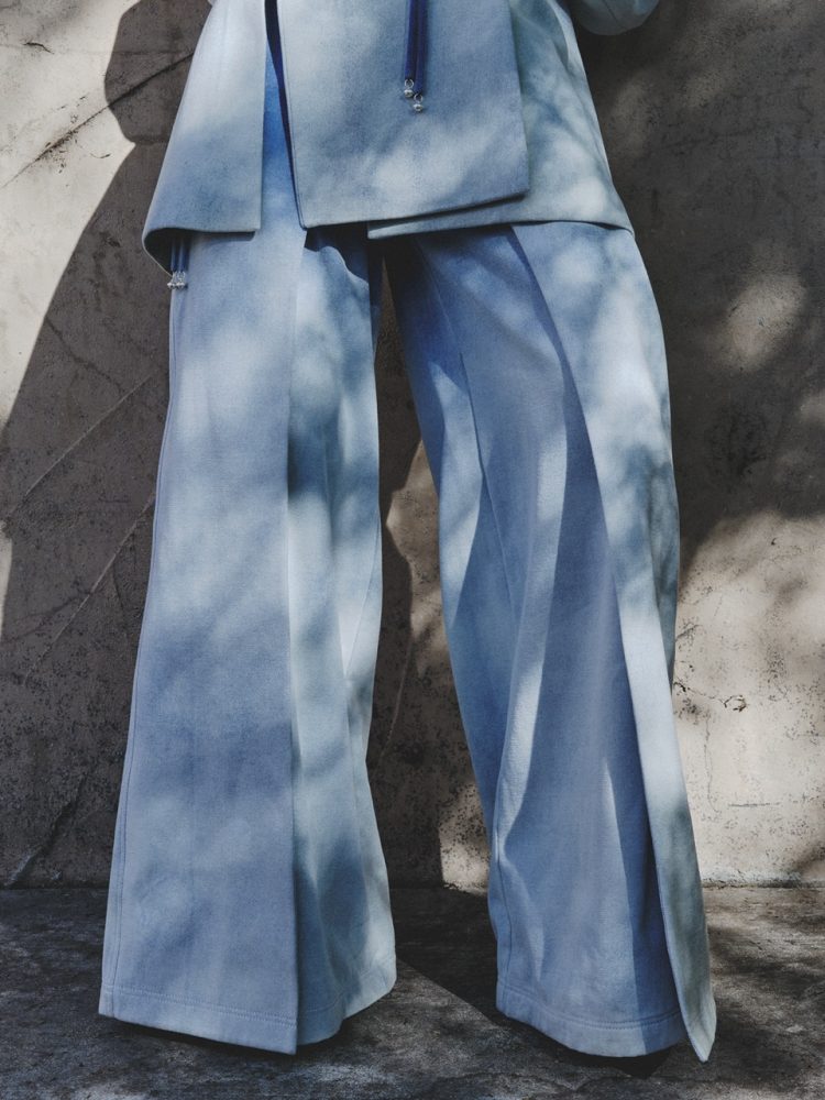 Lucaa wears Blue suit by SARAWONG!