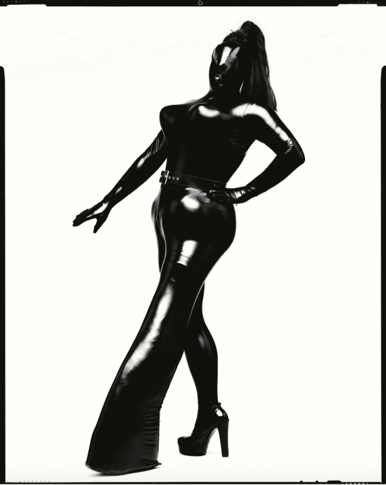 Fergus Greer, Leigh Bowery Session 7 Look 38, June 1994 ©Fergus Greer. Courtesy Michael Hoppen Gallery.